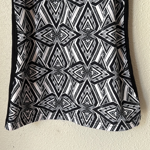 Ivivva Tank Top Girls Black and White Geometric Print Athletic Girls Size 12 - Picture 3 of 8